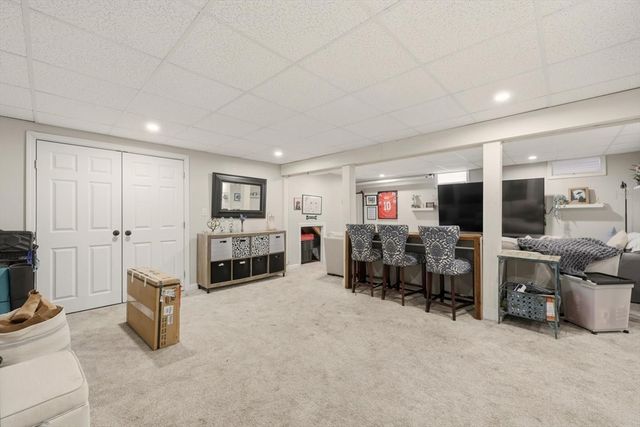 155 Rockland Dr, Brockton, MA 02301