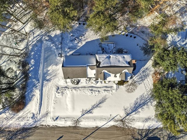 155 Rockland Dr, Brockton, MA 02301