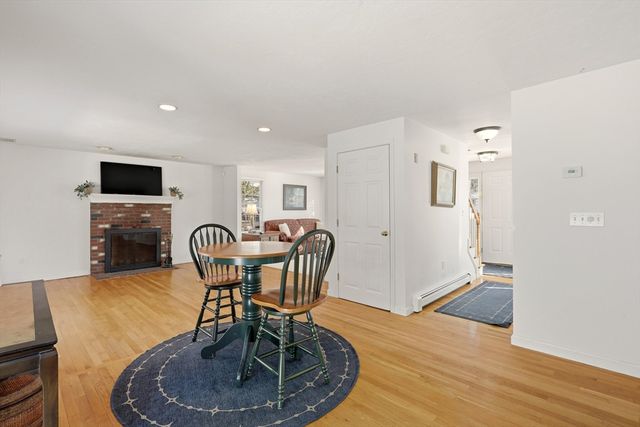 155 Rockland Dr, Brockton, MA 02301