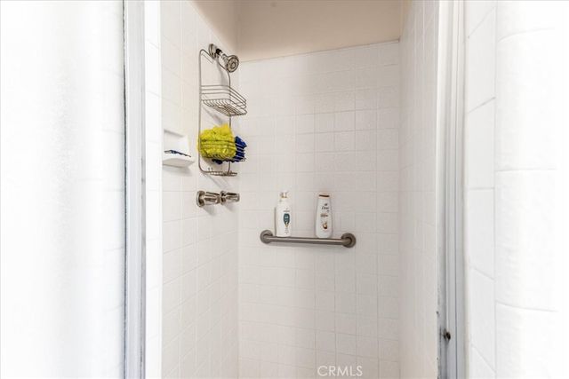 19612 Schoolcraft, Reseda, CA 91335