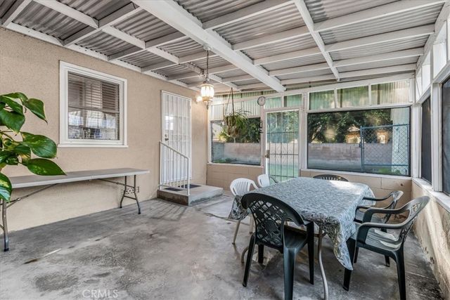 19612 Schoolcraft, Reseda, CA 91335