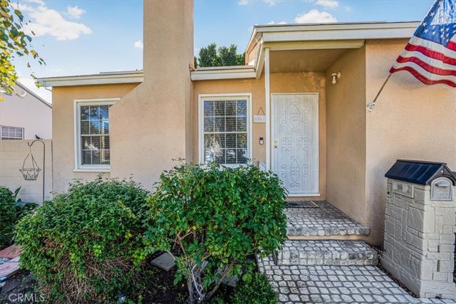 19612 Schoolcraft, Reseda, CA 91335