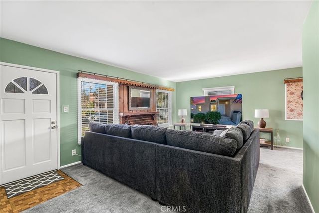 19612 Schoolcraft, Reseda, CA 91335