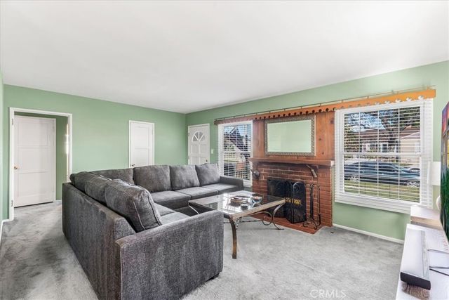 19612 Schoolcraft, Reseda, CA 91335