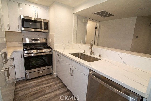 6275 Canoga Avenue 73, Woodland Hills (los Angeles), CA 91367