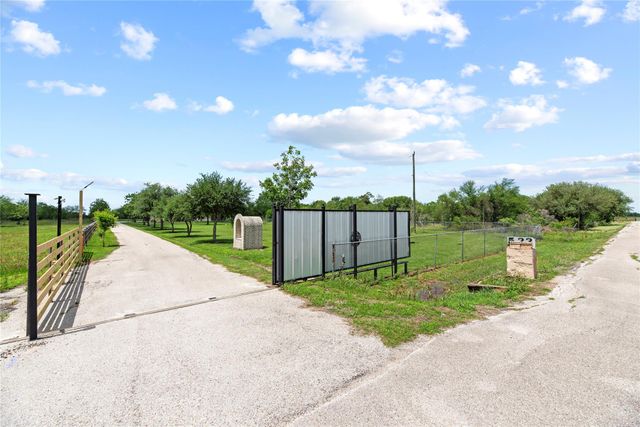 523 Moore Bar Road, Rosenberg, TX 77471