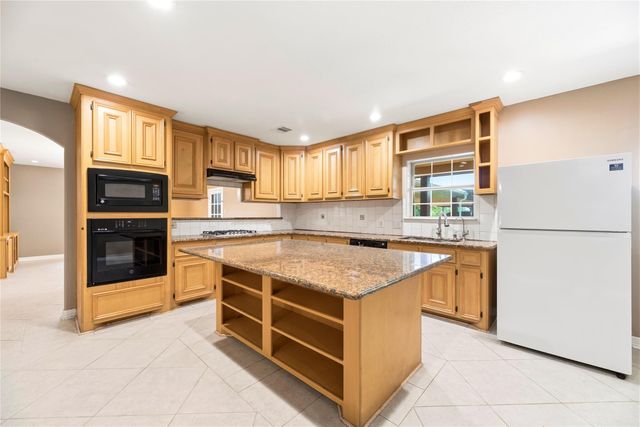 523 Moore Bar Road, Rosenberg, TX 77471