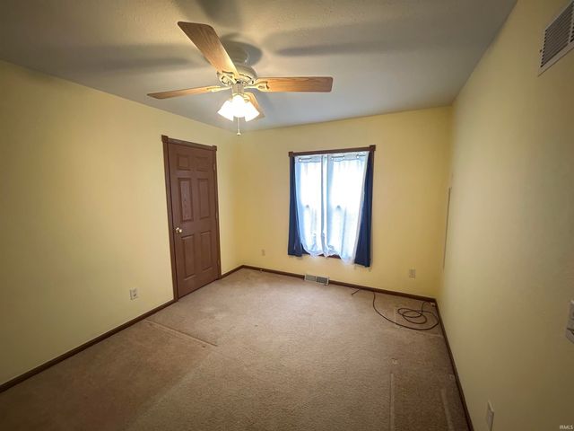 5390 E Brown Road, Leesburg, IN 46538