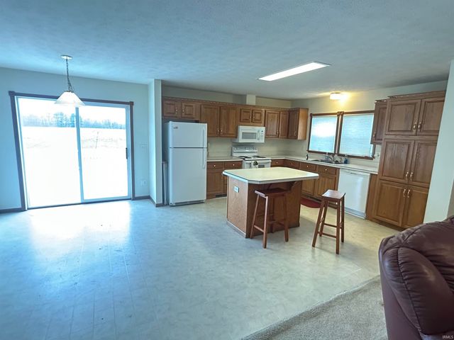 5390 E Brown Road, Leesburg, IN 46538