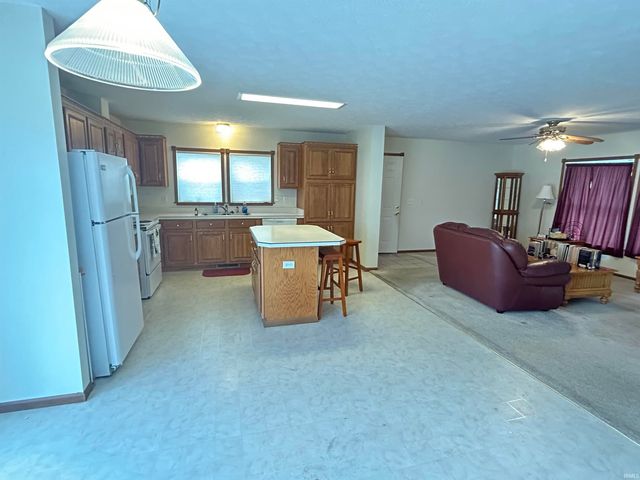 5390 E Brown Road, Leesburg, IN 46538