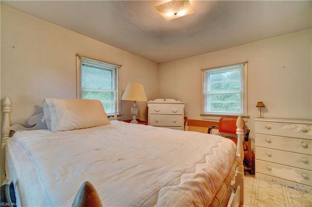 4817 Charlton DR, Chesapeake, VA 23321