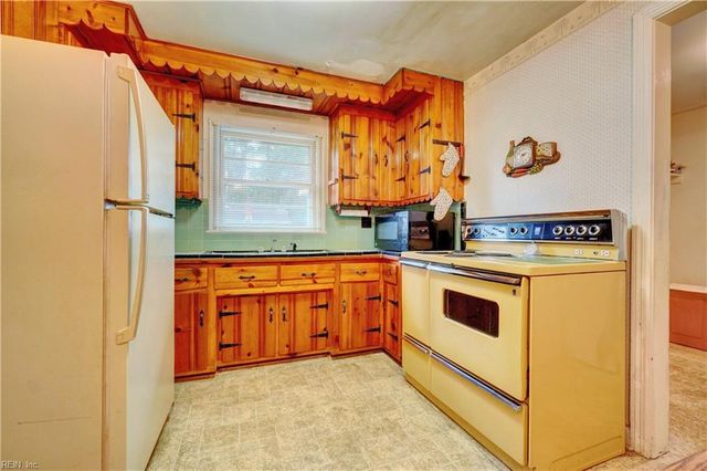 4817 Charlton DR, Chesapeake, VA 23321