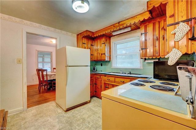 4817 Charlton DR, Chesapeake, VA 23321