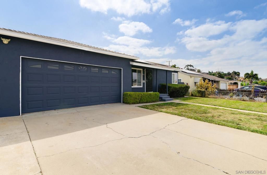 Image 2 of property listing at 801 Olive Ave, National City, CA 91950
