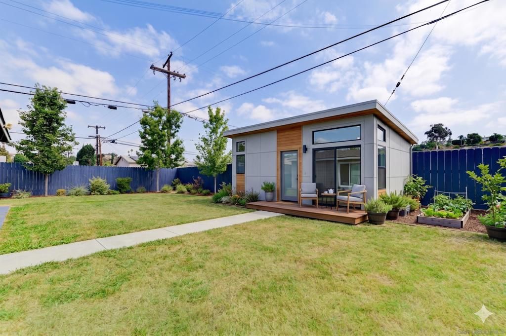 Image 25 of property listing at 801 Olive Ave, National City, CA 91950