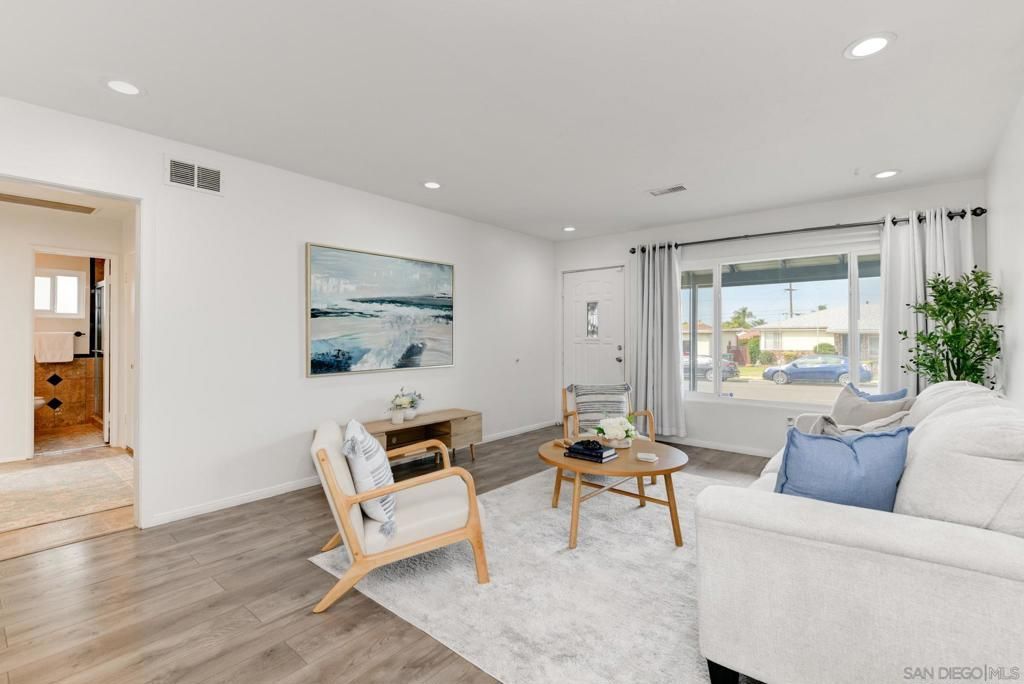 Image 7 of property listing at 801 Olive Ave, National City, CA 91950