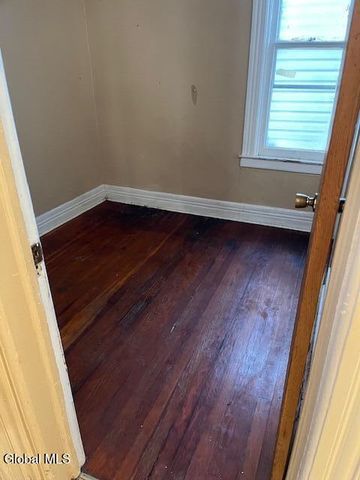 102 DeGraff Street, Schenectady, NY 12308