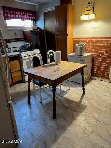 102 DeGraff Street, Schenectady, NY 12308