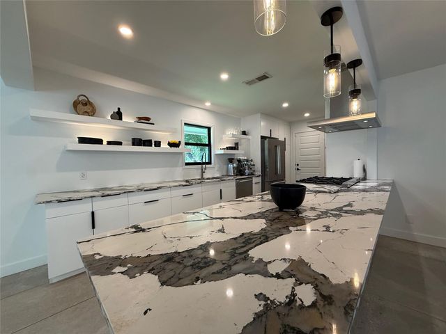 6522 Ridgeview Circle, Dallas, TX 75240