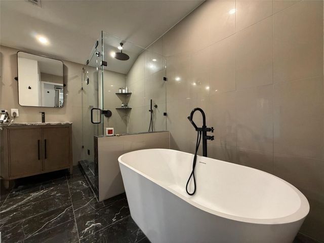 6522 Ridgeview Circle, Dallas, TX 75240