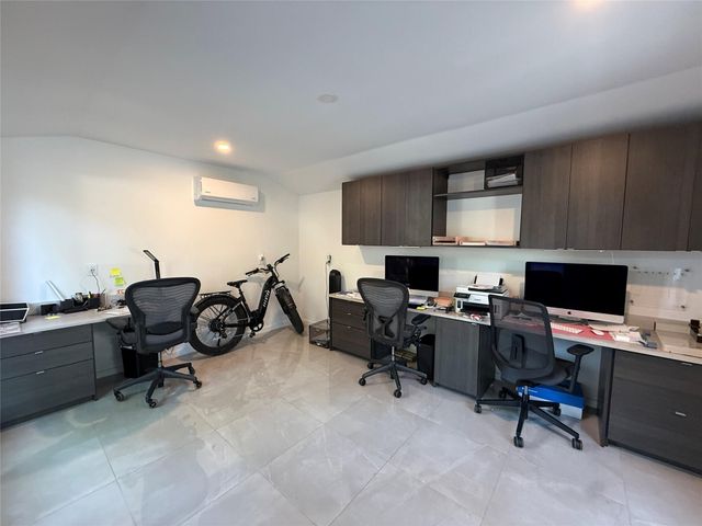 6522 Ridgeview Circle, Dallas, TX 75240