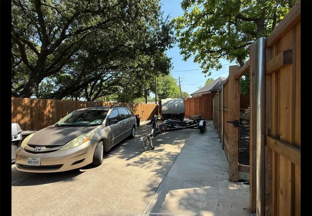 6522 Ridgeview Circle, Dallas, TX 75240