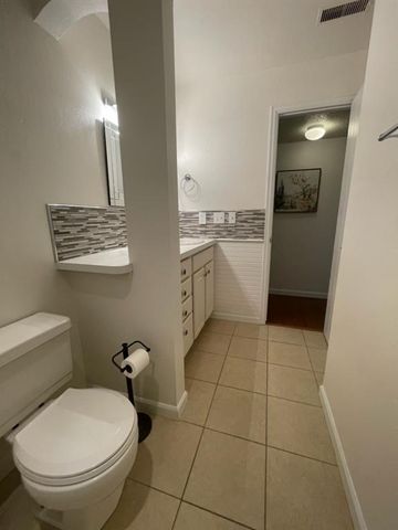 810 Tenderfoot Hill Road 202, Colorado Springs, CO 80906