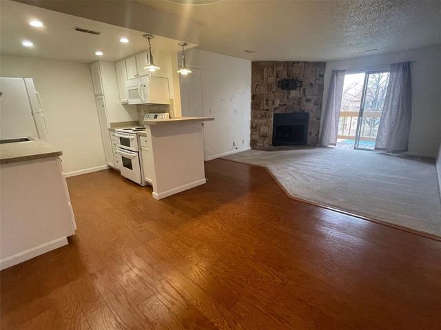 810 Tenderfoot Hill Road 202, Colorado Springs, CO 80906
