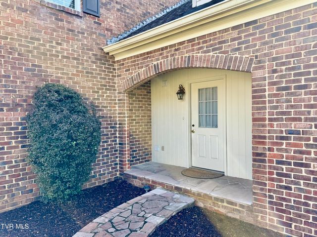 244 Roscommon Drive, Bristol, TN 37620