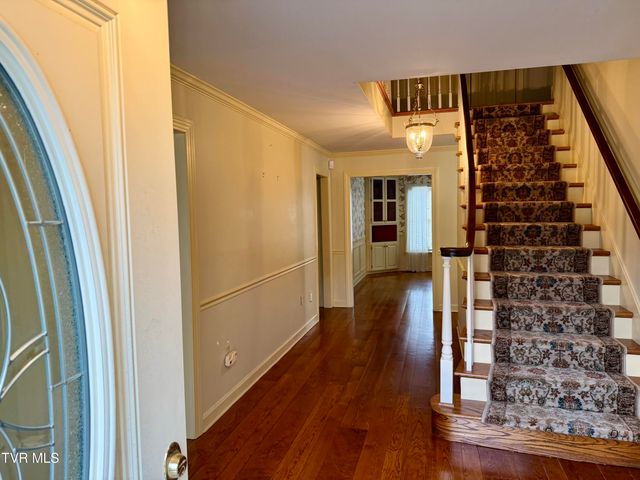 244 Roscommon Drive, Bristol, TN 37620