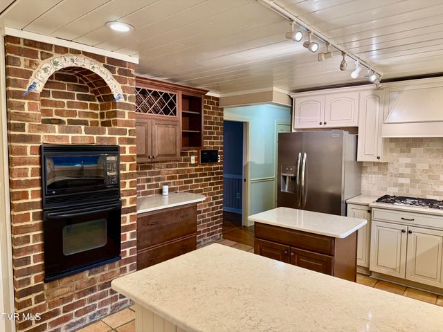 244 Roscommon Drive, Bristol, TN 37620