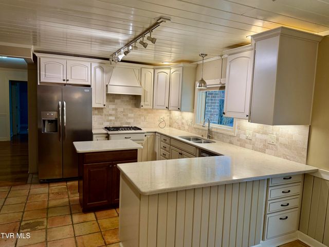 244 Roscommon Drive, Bristol, TN 37620