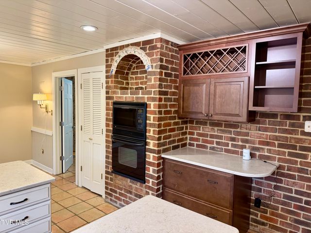 244 Roscommon Drive, Bristol, TN 37620