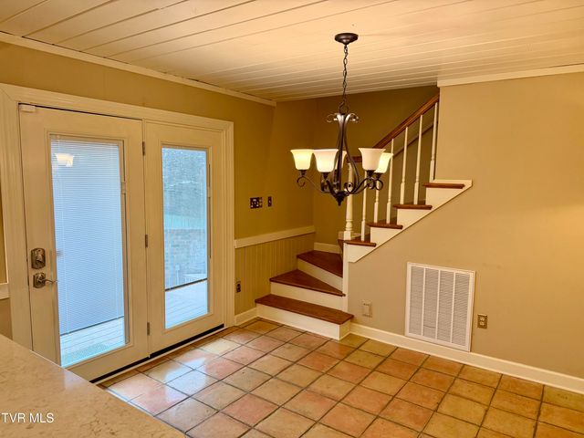 244 Roscommon Drive, Bristol, TN 37620