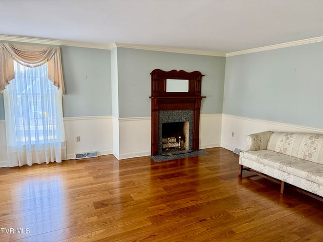 244 Roscommon Drive, Bristol, TN 37620