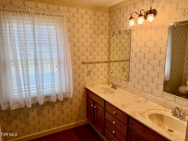 244 Roscommon Drive, Bristol, TN 37620