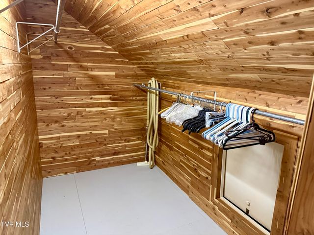 244 Roscommon Drive, Bristol, TN 37620