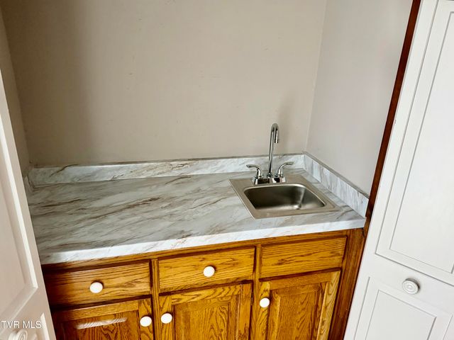 244 Roscommon Drive, Bristol, TN 37620