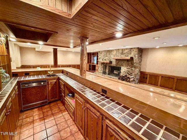 244 Roscommon Drive, Bristol, TN 37620