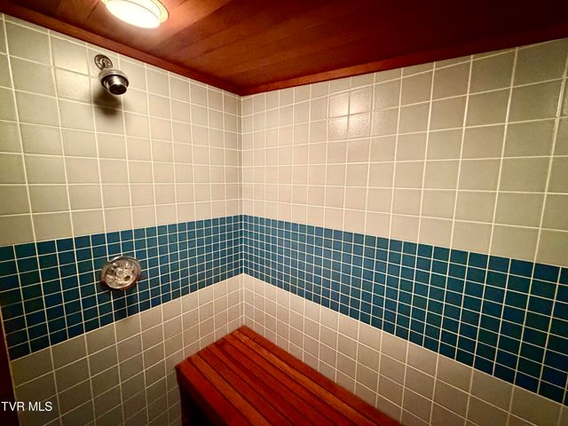 244 Roscommon Drive, Bristol, TN 37620