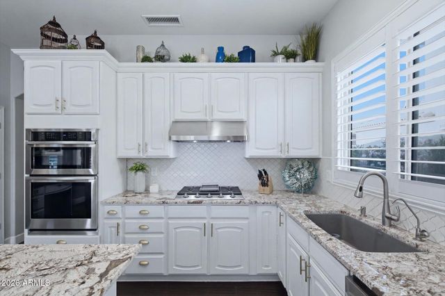 5483 W QUAIL Avenue, Glendale, AZ 85308