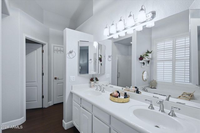 5483 W QUAIL Avenue, Glendale, AZ 85308