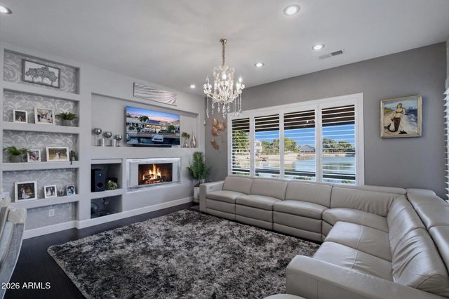 5483 W QUAIL Avenue, Glendale, AZ 85308