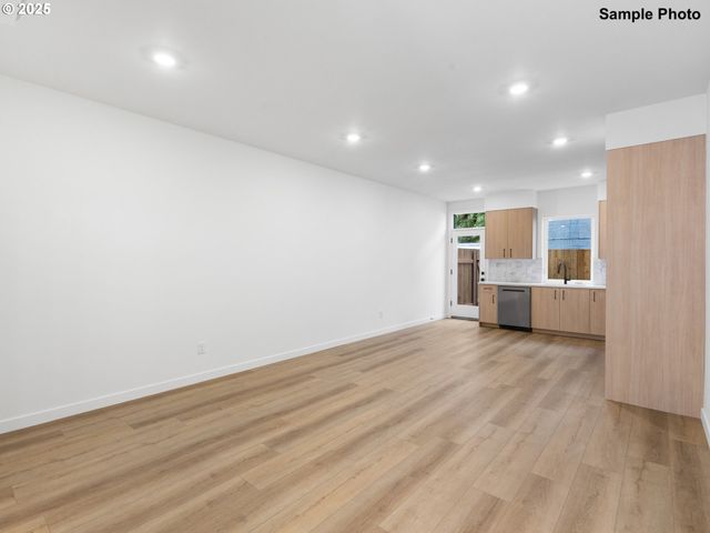 3839 N Willis Blvd 2, Portland, OR 97217