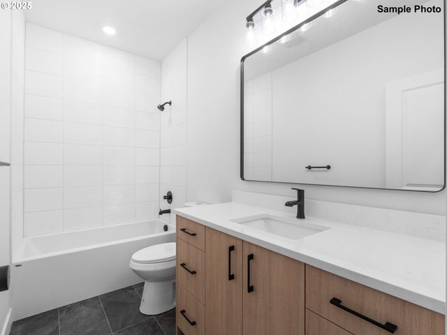 3839 N Willis Blvd 2, Portland, OR 97217