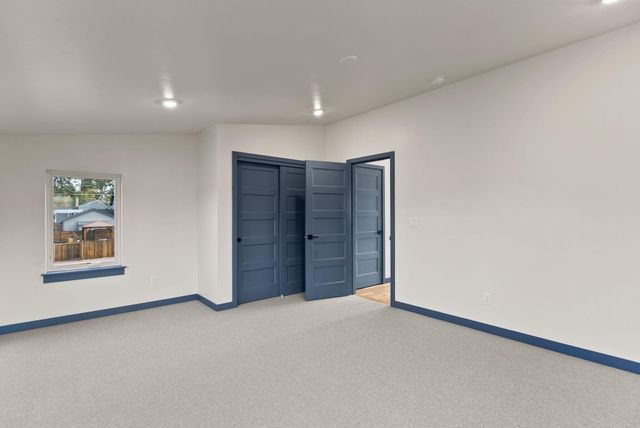 12 SW Roosevelt Avenue, Bend, OR 97702