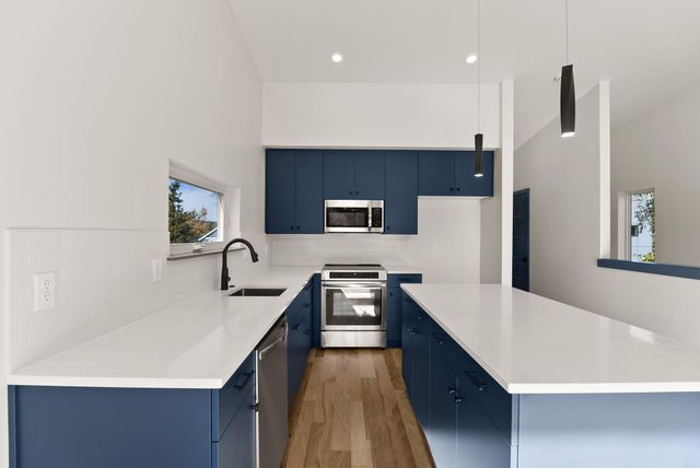 12 SW Roosevelt Avenue, Bend, OR 97702