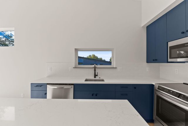 12 SW Roosevelt Avenue, Bend, OR 97702