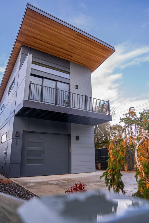 12 SW Roosevelt Avenue, Bend, OR 97702