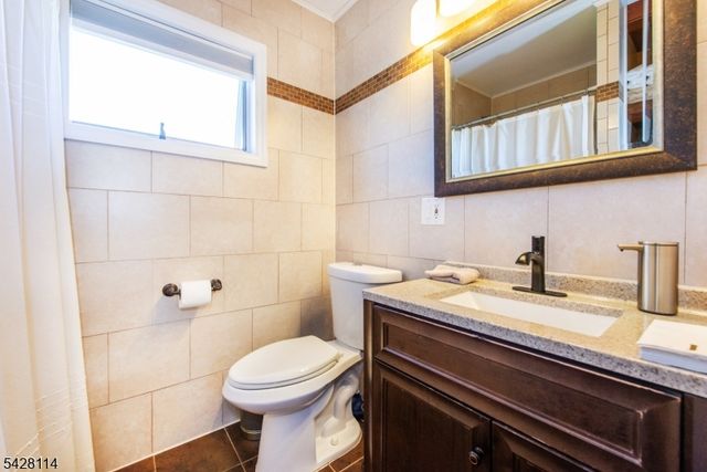 24 Lennon Place, Clifton City, NJ 07013